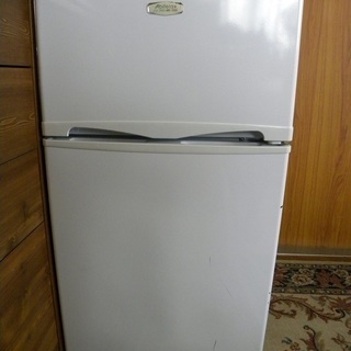 ９６Lの小さい２ドア冷蔵庫 ２００９年製を引き取り限定であげます。