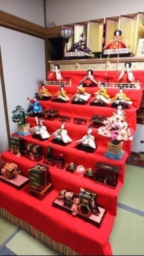 ひな壇