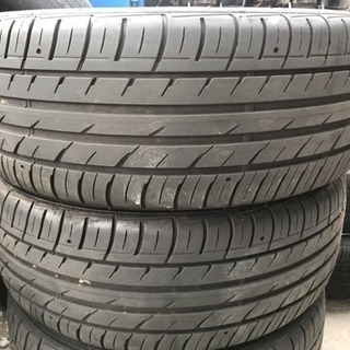 ほぼ新品日産のアルミホイール付きノーマルタイヤ、取り付け無料