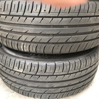 ほぼ新品日産のアルミホイール付きノーマルタイヤ、取り付け無料