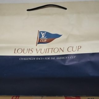 ルイヴィトンカップ　紙袋