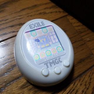 に*こ様 未使用品 たまごっち プラスカラー EXILE エグモっち (ホワイト エグもっち EXILE たまごっち ホワイト m582 たまごっち プラス