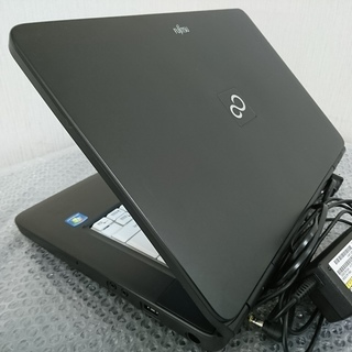 SSD搭載で快適　富士通 LIFEBOOK 15インチ　Win10　アプリ豊富