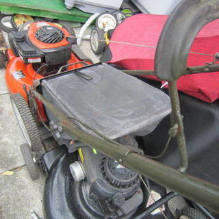  HUSQVANER アメリカ製芝刈り機５．５馬力バケット付き