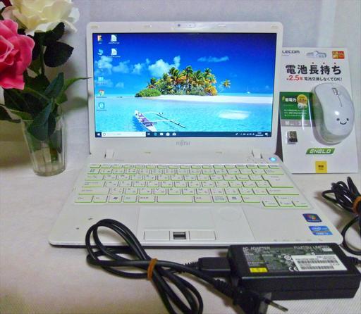 富士通ノートパソコン　FMV　LIFEBOOK　SH54/E　 Windows10 Home　Corei3　動作確認済