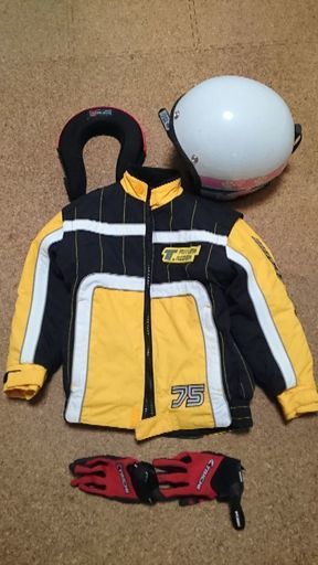 子供用バイク用品・ジャケットなどフル装備
