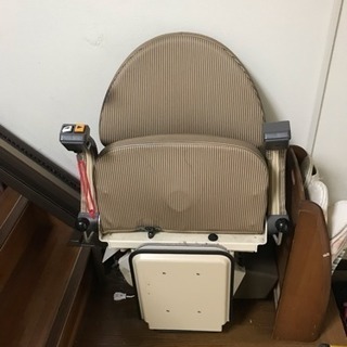 高齢者、身障者用リフト