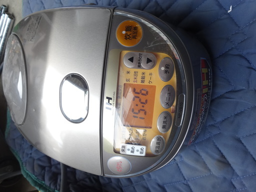 西７１２　象印　炊飯器　５．５合炊き　NP-VB１０