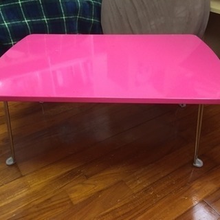 取引中 可愛いピンクのテーブル 収納も楽チン！