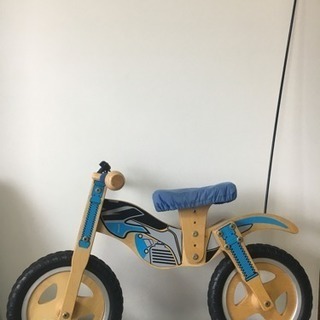 子供用のバランスバイク(木製)