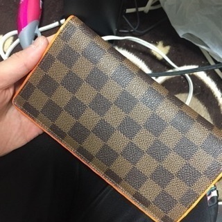 ルイヴィトン 長財布 薄 スーツ