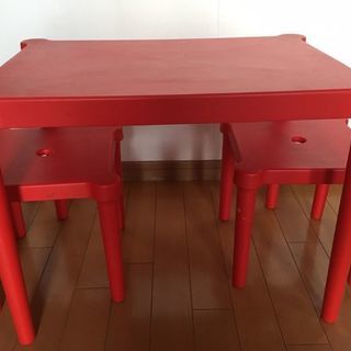 IKEA 子供用テーブル＆椅子2脚