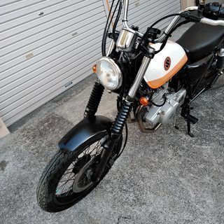 SUZUKI　グラストラッカー　 スポーティでかっこいいです　女性にもおすすめ　バッテリー新品お付けいたします。 SUZUKI グラストラッカー スポーティでかっこいいです 女性にも