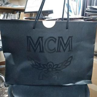 MCMの紙袋