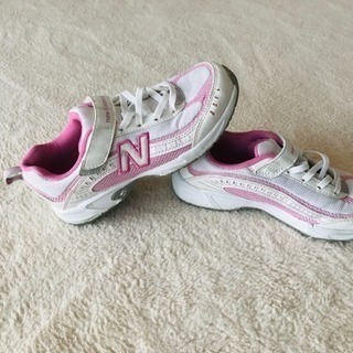 New balance スニーカー