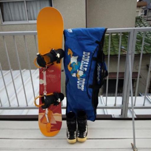 BURTONスノーボードとディズニーカバーと靴とお尻パッド膝当ての5点セット