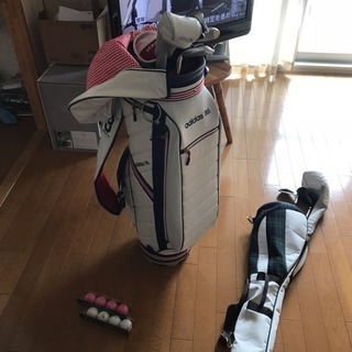 アディダスのゴルフバッグ レディースです