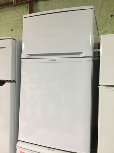 【送料無料・設置無料サービス有り】冷蔵庫 2017年製 ELSONIC EJ-R832W 中古