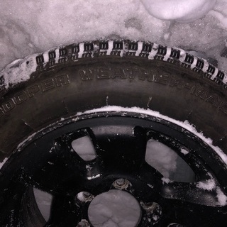スパイクタイヤ 215/60R16 トヨタ系ホイール付き ハイエース等