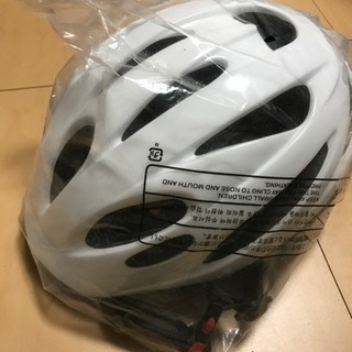 新品未使用。県立高校自転車通学用ヘルメット