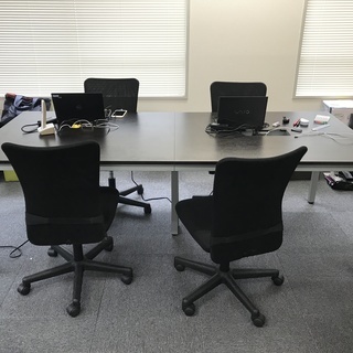 【差上げます】オフィス用デスクと椅子４脚