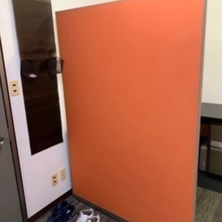 オフィス 自立式パーテーション オレンジ