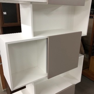 cattelan italia piquant 受注生産品のシェルフ。