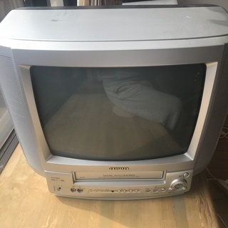 旧式テレビ（ＶＨＳビデオ再生機付き）あげます