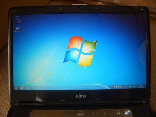 Core i3 ノートパソコン　FMV BIBLO　NF/G50　すぐに使用できます