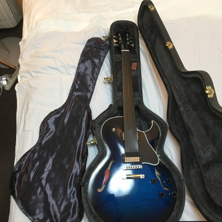 Gibson の Custom Shop製 ES-137 Classic（2011年）, Blueburst
