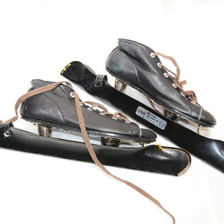 札幌市東区　昭和レトロ スケート靴 スケートブーツ 21.5EE...