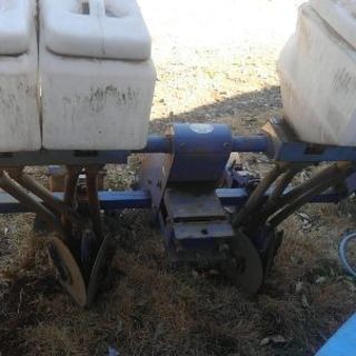 その他 イセキトラクター用種まき機