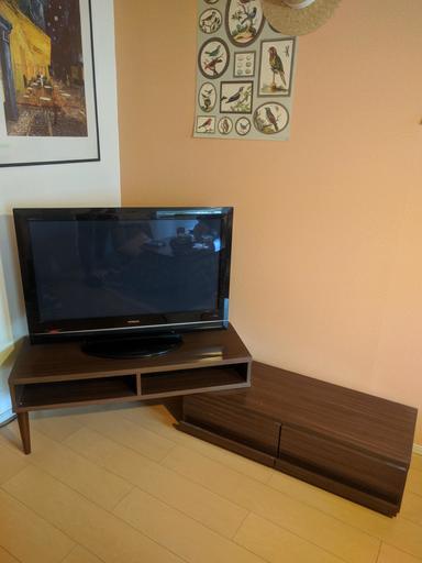伸縮＆回転できるテレビ台