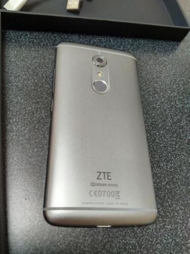 ZTE AXON7 本体 モバイル版 クロームシルバー 箱付き