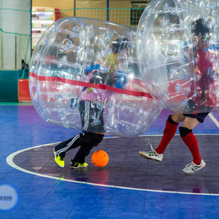 バブルサッカーのバブルボール一式（約20個）を無料で差し上げます。