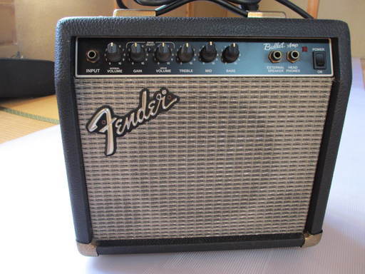 Fender　(mexico製）アンプ38W