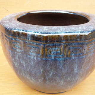 十二角型の火鉢・陶器製