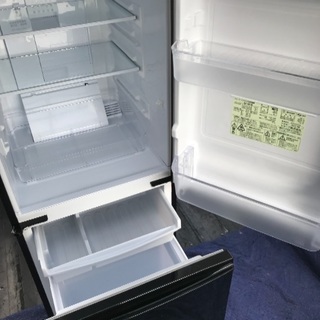 取引中2014年製シャープ冷凍冷蔵庫ブラック。千葉県内配送無料。設置無料。