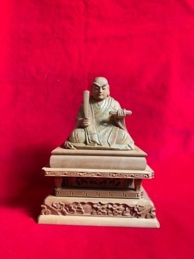 香木白檀 切金仕上げ 日蓮大聖人座像 手彫り 最高細密木彫り49万円の品