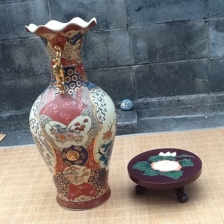 【珍品三千円】中国で買ってきた大きな壺、花瓶と木製の台　素敵に飾...