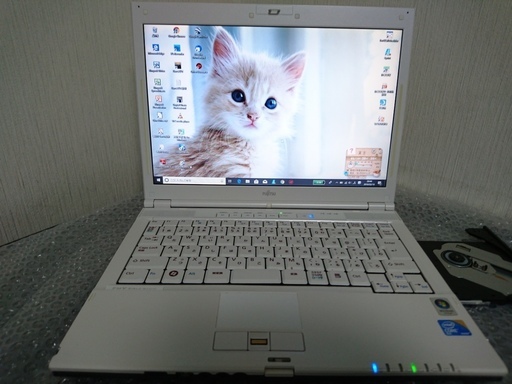 【取引中】白で綺麗な13インチ FUJITSU　FMV-BIBLO　WIN10　 アプリ豊富