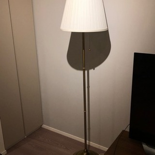 【値下げ】MOVING SALE IKEA フロアランプ　真ちゅ...