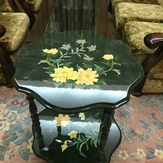 花柄のテーブル