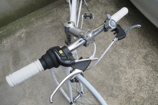 21Technology 【21テクノロジー】 クロスバイク シマノ6段変速 ホワイト 未使用 自転車 通勤・通学に