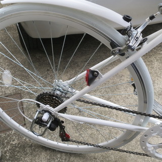 【新品】ホワイト クロスバイク シマノ製 自転車 21段変速 クロスバイク 自転車 シマノ製21段変速 700x25C 前後キャリパー