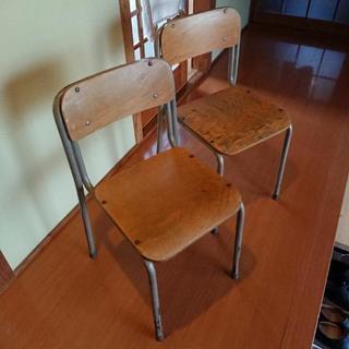 ●学校の椅子２脚●2/23(土)朝～15時までに取りに来れる方。...