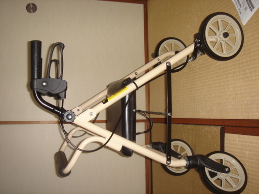 ■小型で使いやすい■ハッピーミニ　室内室外兼用歩行車