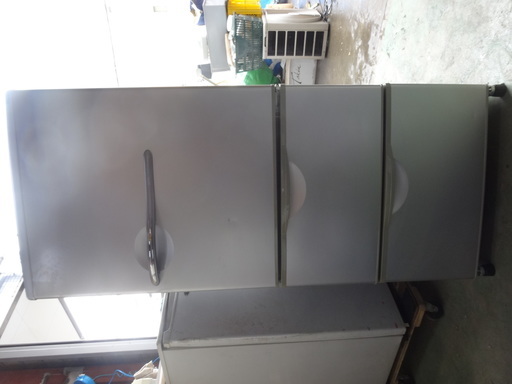 西７８１　サンヨー　冷蔵庫　３ドア　２５５L　SR-261P