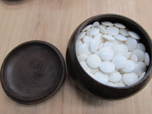 碁石/囲碁 栗碁笥 蛤はまぐり 那智黒石 黒183個/白182個 宮の沢 良品