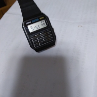カシオ　データバンク（計算機付き腕時計）
